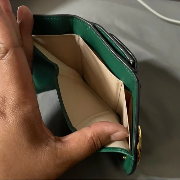 Chloé Compact Wallet - Picture 5 of 10